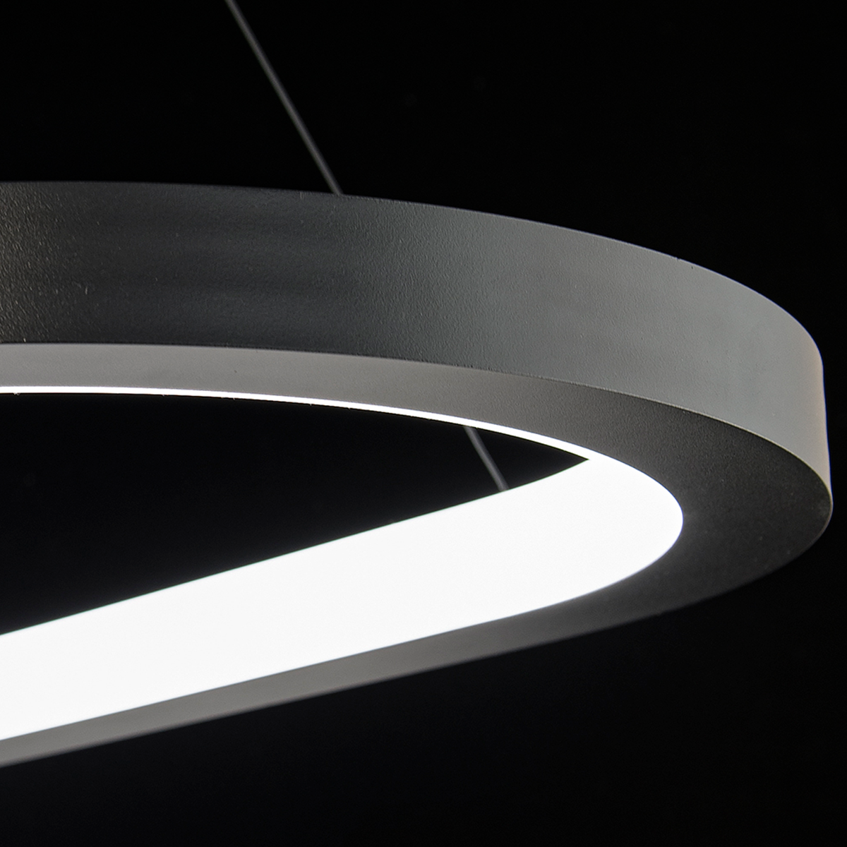 Racetrack LED Linear Pendant